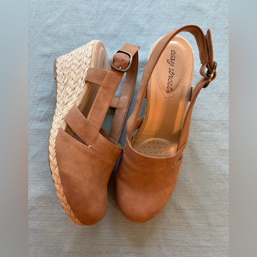 Easy Street Tan Wedge Sandals 9.5 Adjustable Strap EUC